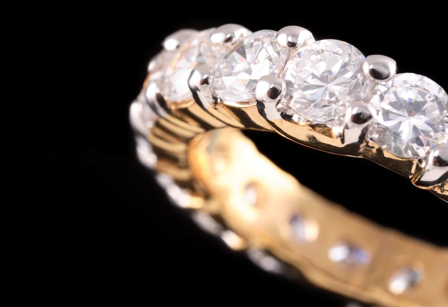 Moissanite vs Diamond Revealing the brilliance of alternative gemstones RhinoArtisan